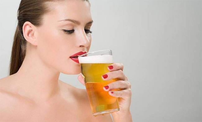 mozhno-li-pit-pivo-pri-tsistite.jpg